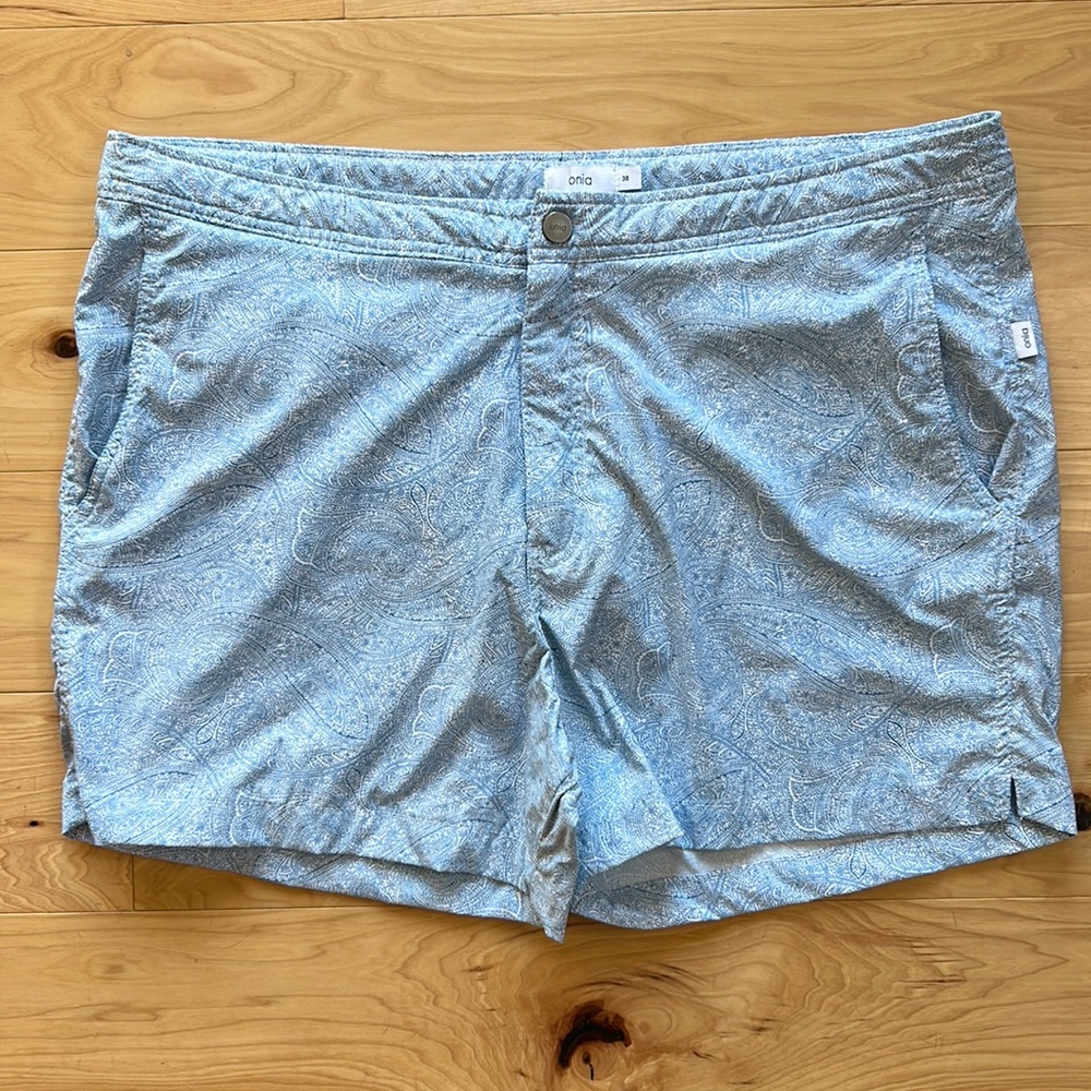 Onia The Calder Blue Paisley 5” Swim Shorts Unisex | Size 38